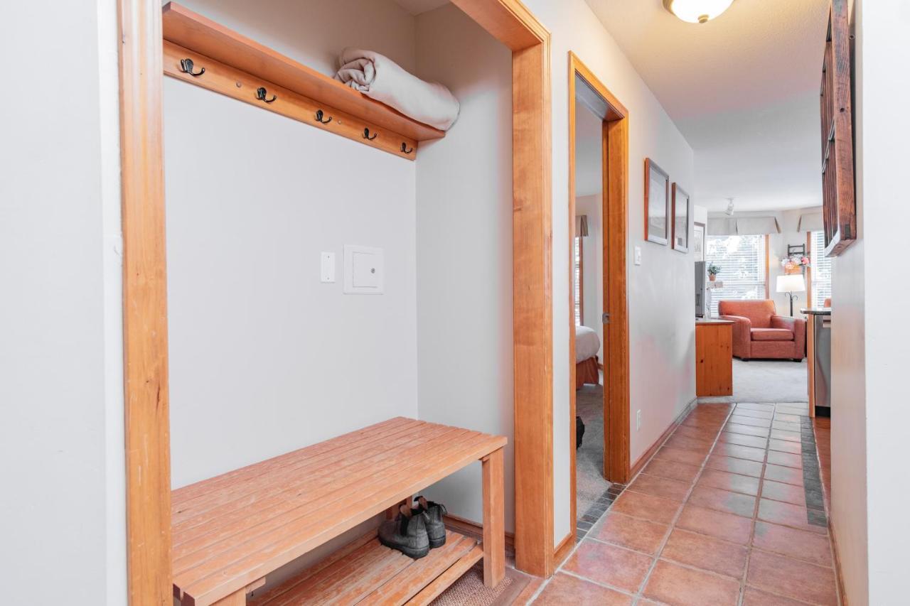The Best Ski In Ski Out Two Bedroom Condo At Aspens วิสต์เลอร์ ภายนอก รูปภาพ
