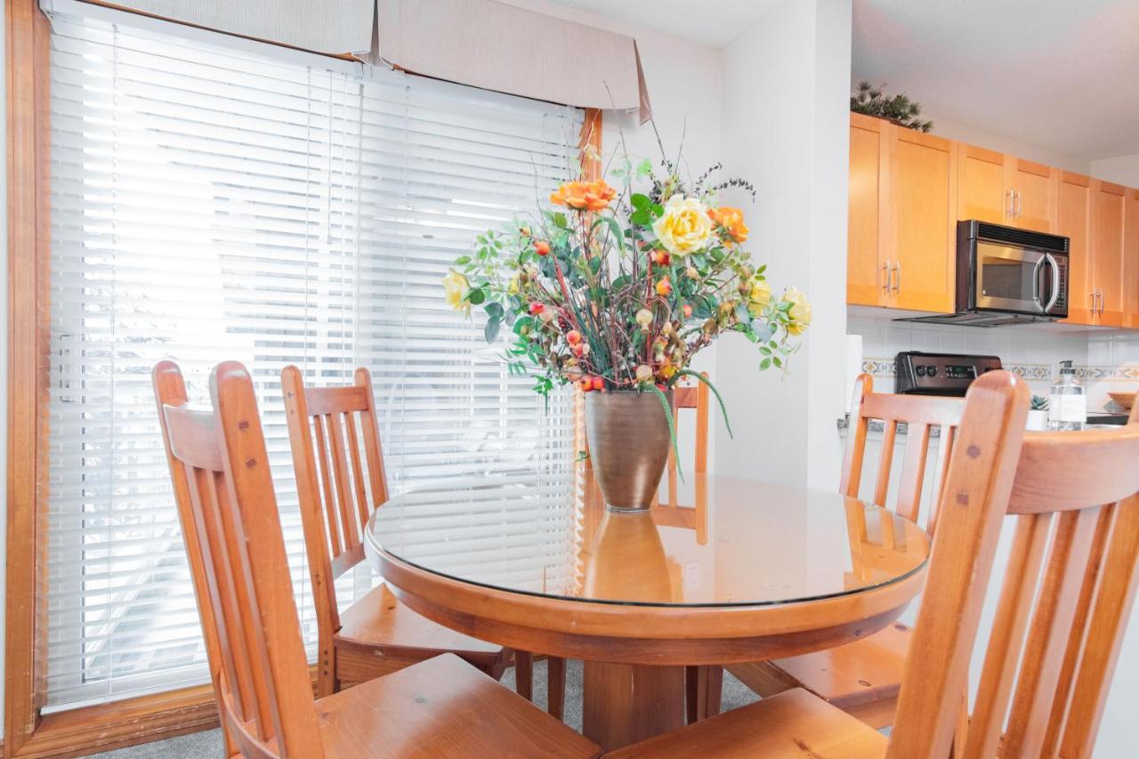 The Best Ski In Ski Out Two Bedroom Condo At Aspens วิสต์เลอร์ ภายนอก รูปภาพ